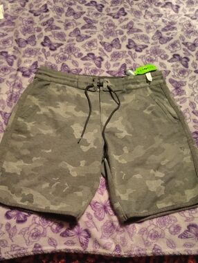 VISSLA Men's Gray Camo Drawstring Athletic Shorts